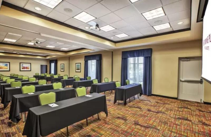 Holiday Inn Express & Suites Dayton South - I-675 By Ihg Shanersville Exterior foto